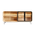 ** **Moderne houten kast met glazen deuren en LED-verlichting**
